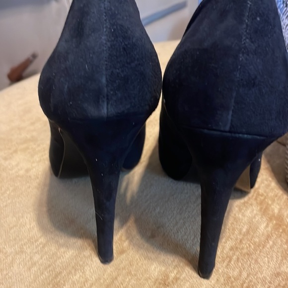 BCBG Generation size 10 stacked suede shoe - Picture 4 of 5